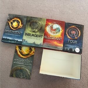 Divergent Series Box Set + Four Hardcover Books